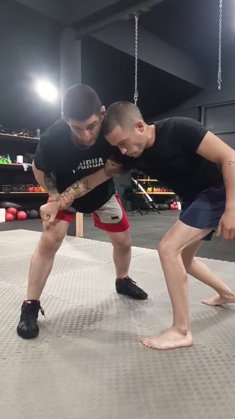 Sesión técnica MMA — striking y wrestling